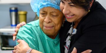 Nurse Anesthetist Elba Hessing celebrates 50 years with HSA